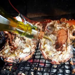 Le homard au feu de bois de La Cuisine de la mer
