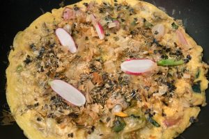L'omelette au chou et katsuobushi