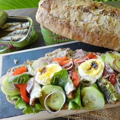 Recette de pan bagnat de sardines Mouettes d'Arvor dUn Dîner en Provence