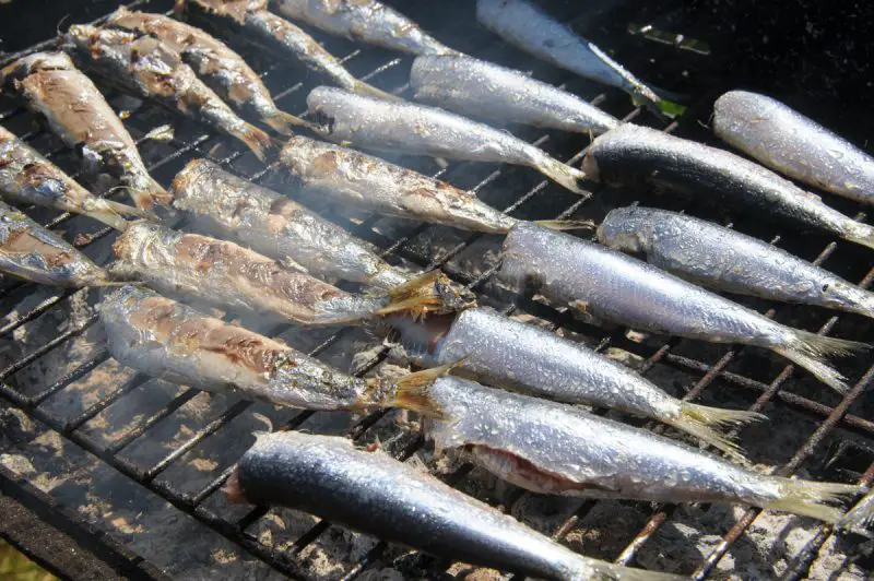 Cuire les sardines au barbecue