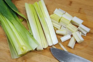 Comment faire la fondue de poireau, étape 1