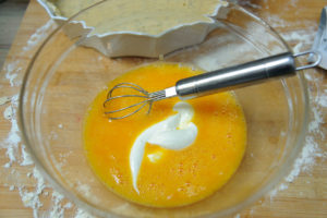 Comment préparer l'appareil de la tarte aux tomates cerises