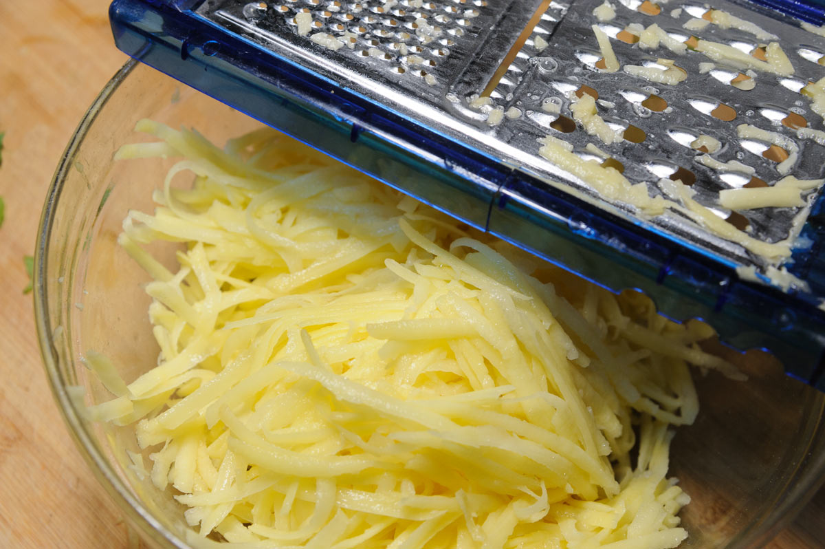 Röstis aux pommes de terre et épinards, œufs au plat - Cookidoo® – the  official Thermomix® recipe platform