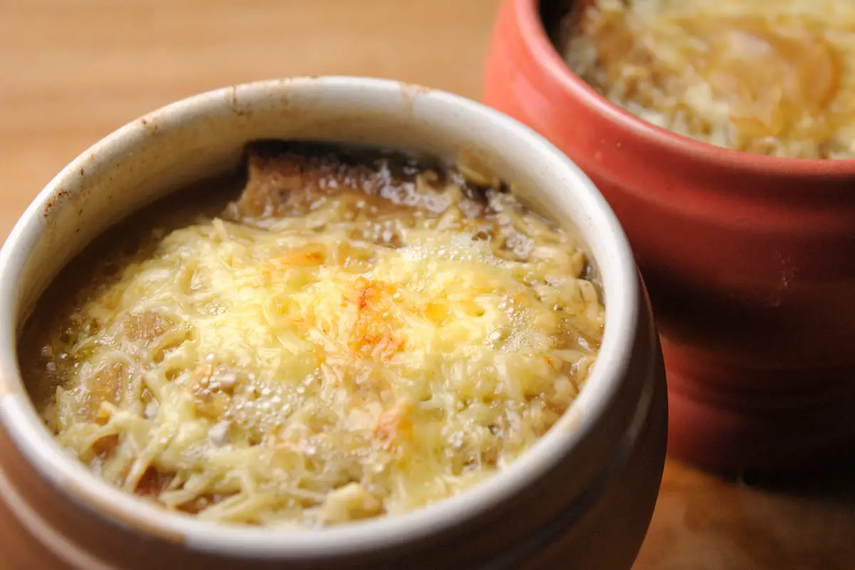 Recette de soupe à l'oignon traditionnelle