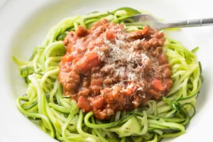 Recette de spaghetti des courgettes à la bolognaise