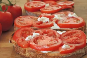 Couvrir de tomates