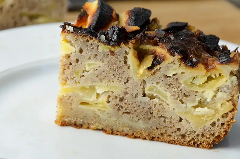 Le gâteau aux pommes au sarrasin