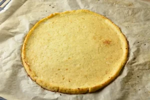 La pâte à pizza de chou-fleur précuite, prête à garnir