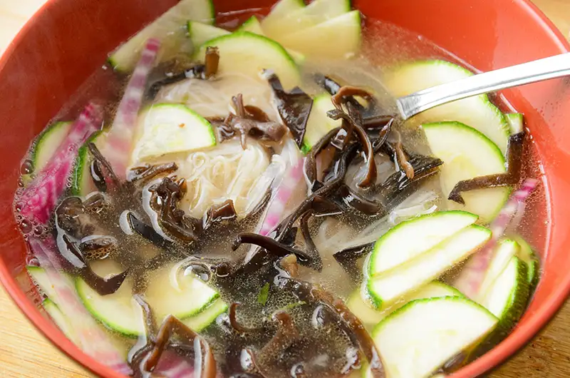 Ramen aux champignons noirs