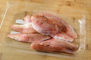 Uee barquette de filets de petits rougets