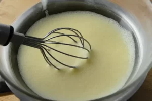 Les jaunes d'œufs mousseux