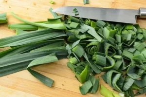 La coupe des verts de poireaux